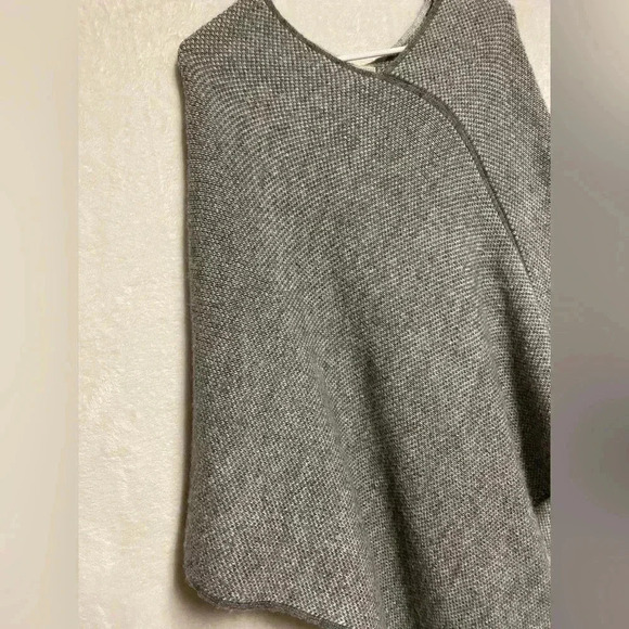 FRATELLI TALLI made in Italy gray pullover poncho shawl seater OS - Picture 6 of 8